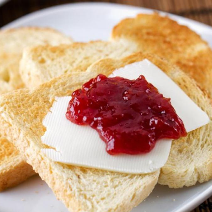 Pan con mantequilla y mermelada