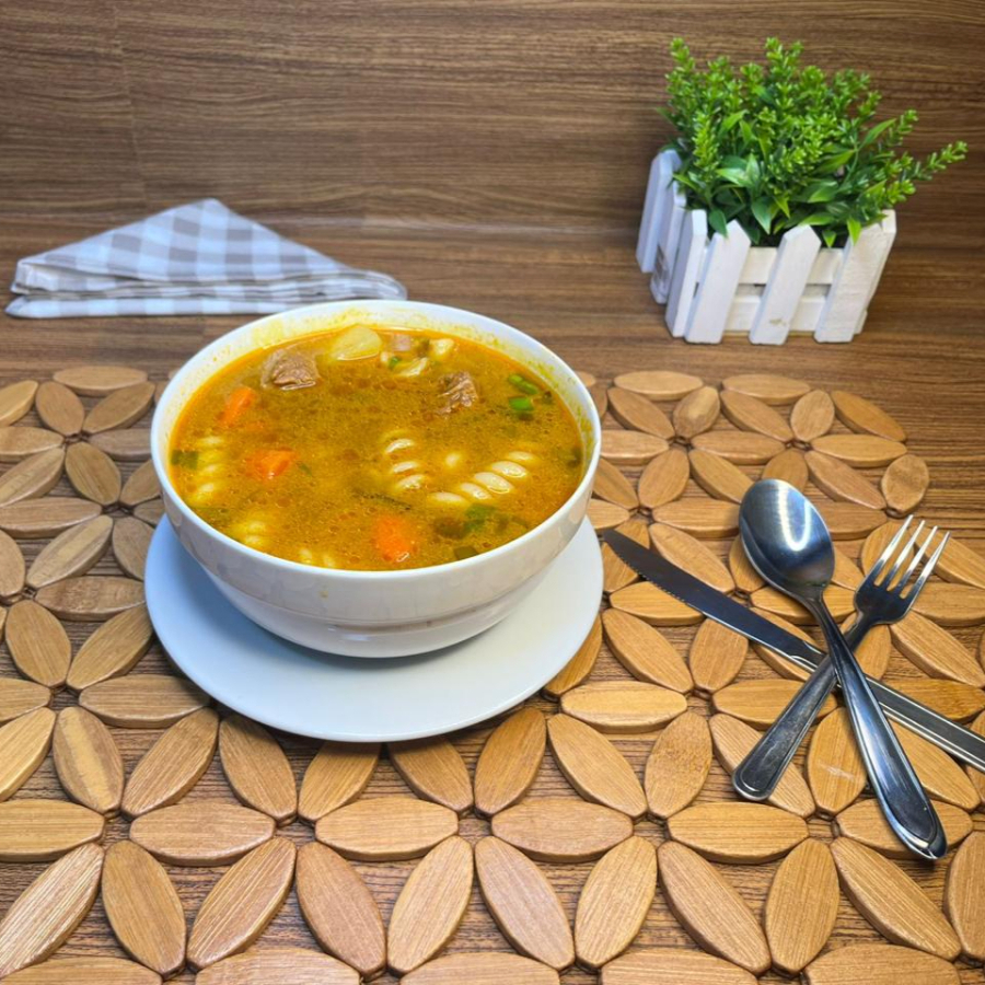 Sopa de carne com legumes (batata e cenoura) Pote 1000ml