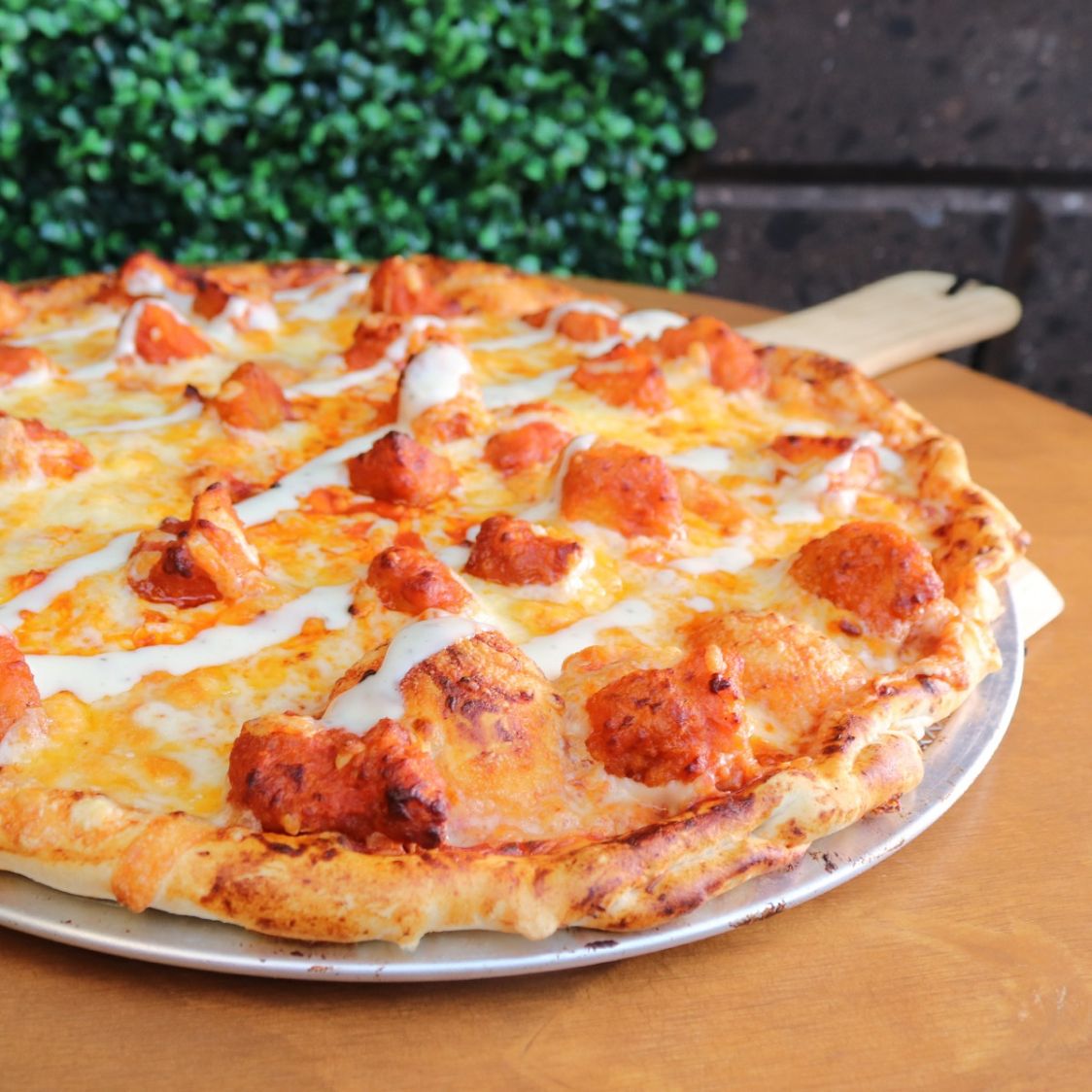 Pizza Búfalo (14" de 8 Rebanadas)