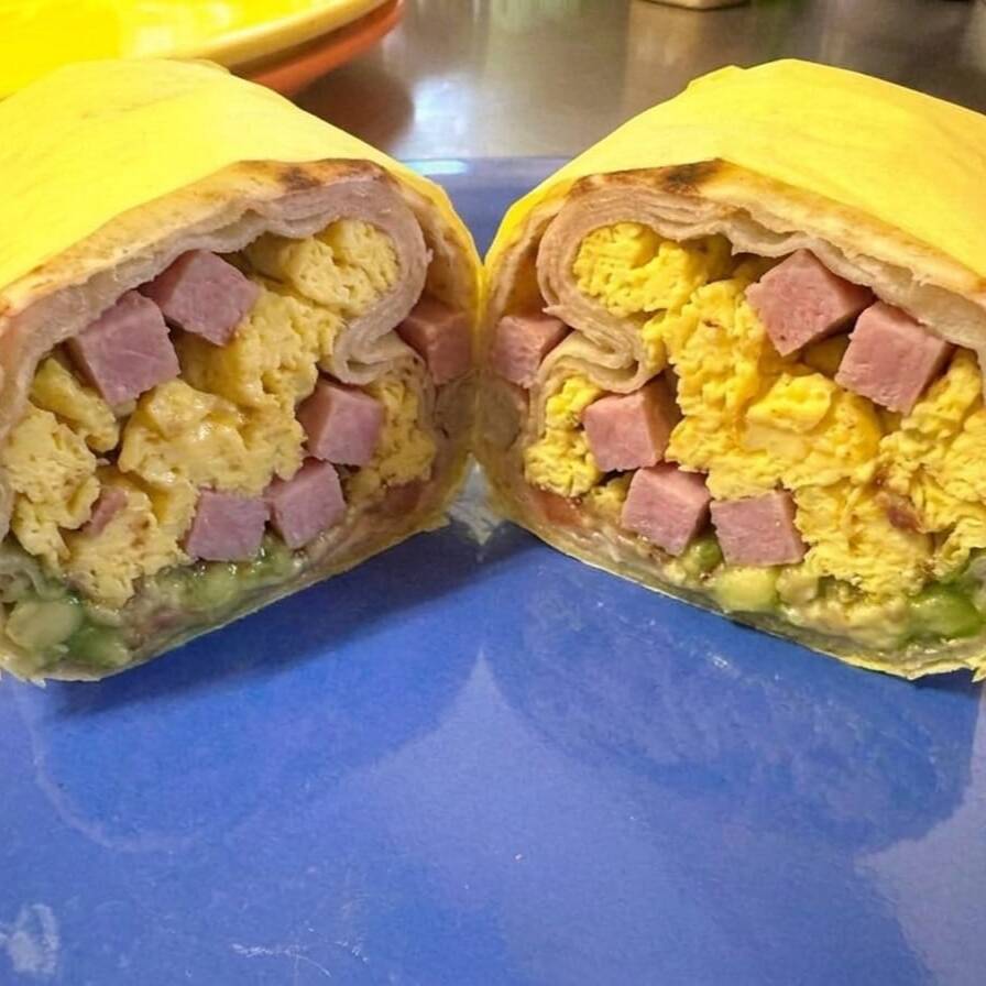 BURRITO DE HUEVO CON JAMÓN