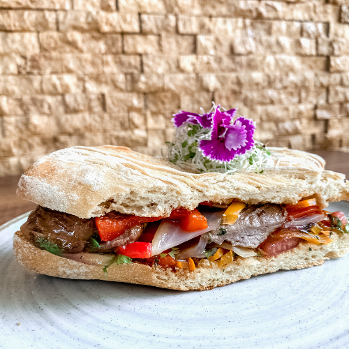 Sándwich Lomito Saltado