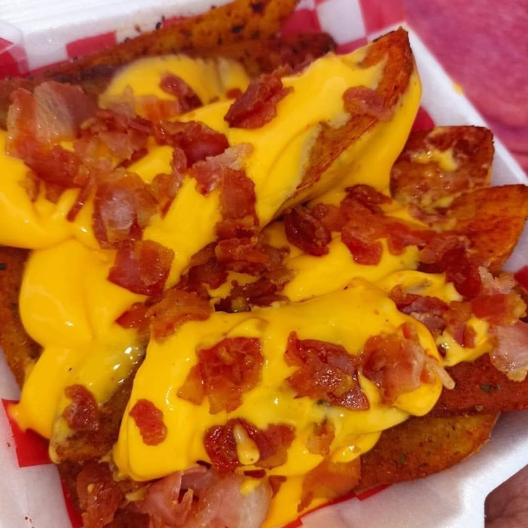 Papas Gajo con Queso y Tocino