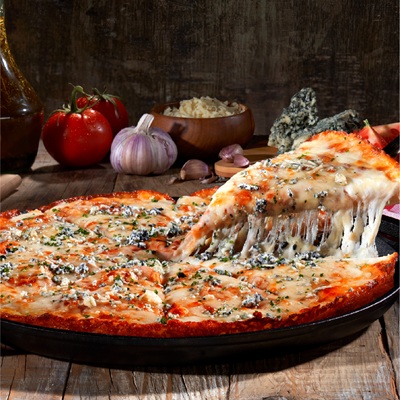 Pizza Cazzerola Cuatro Quesos