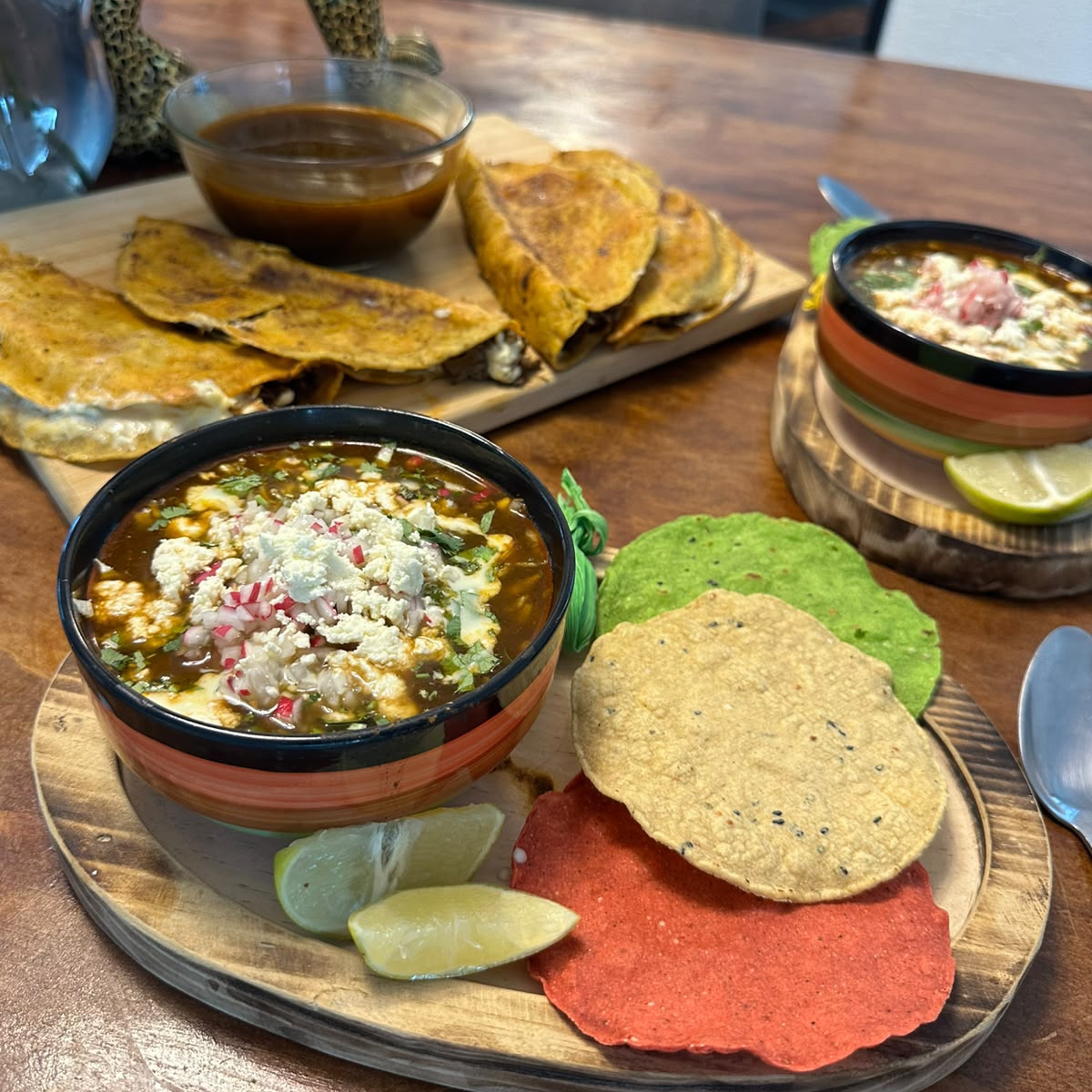 1/2 LT DE POZOLE NEGRO CON POLLO