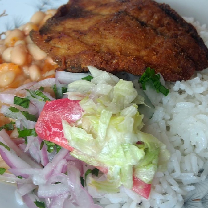 Bonito Frito con Frejoles + Chilcano
