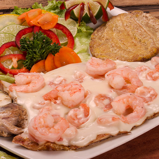 Trucha en salsa de camarones 450gr.