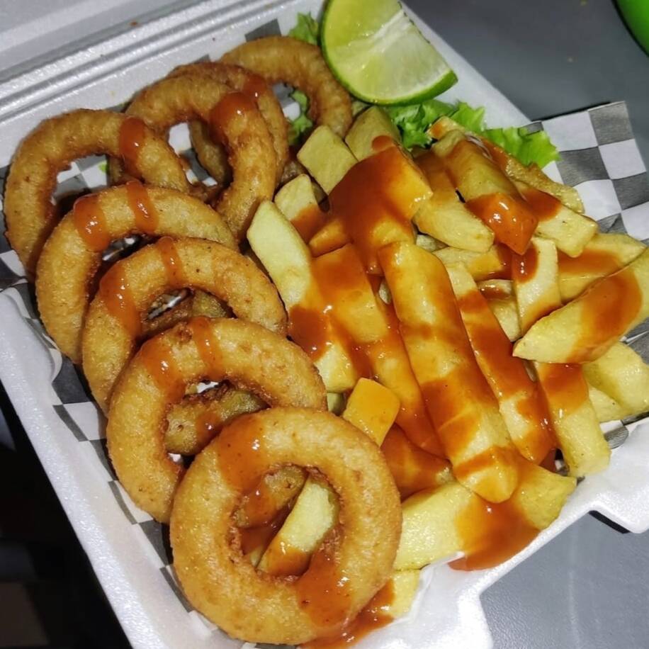 AROS DE CEBOLLA CON PAPAS