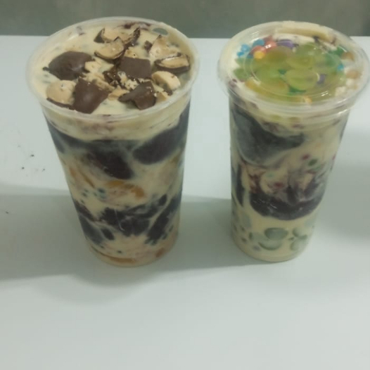 Açaí , Creme de Avelã, Uva verde, Ovomaltine e M&M´s