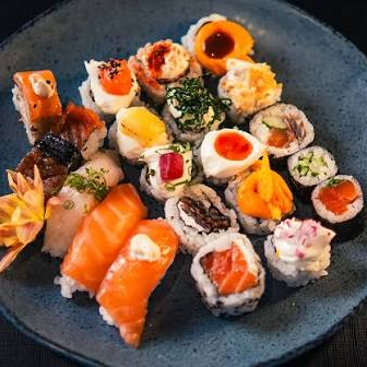 5 Salmão + 5 Salmão Roast + 5 Atum + 5 Branco. Não é Possível Alterar sabores.