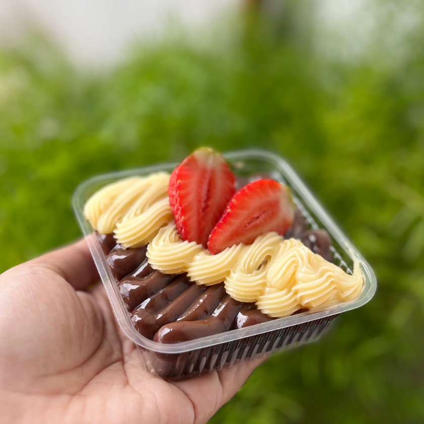 Delicioso cremes e massa fofinho e crocante