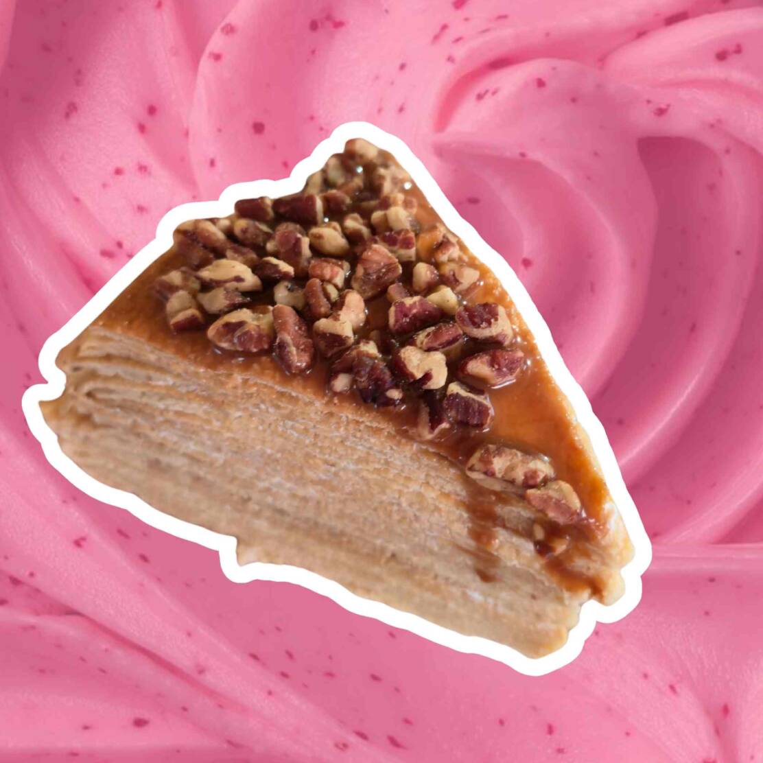 Rebanada de Pastel de Crepas Cajeta con Nuez