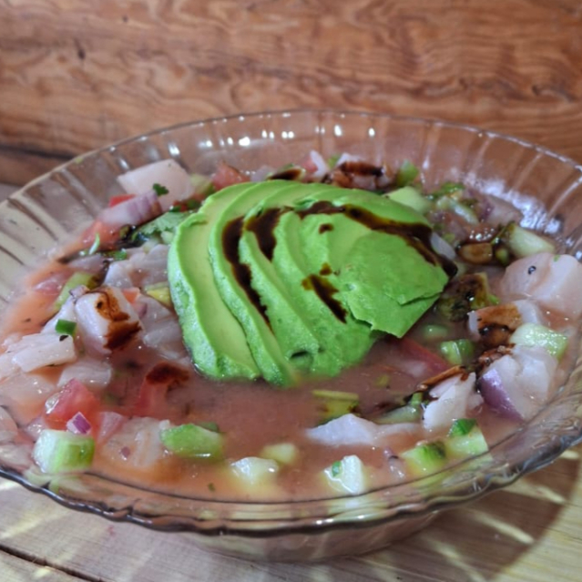 CEVICHE MIXTO (MEDIO LITRO)