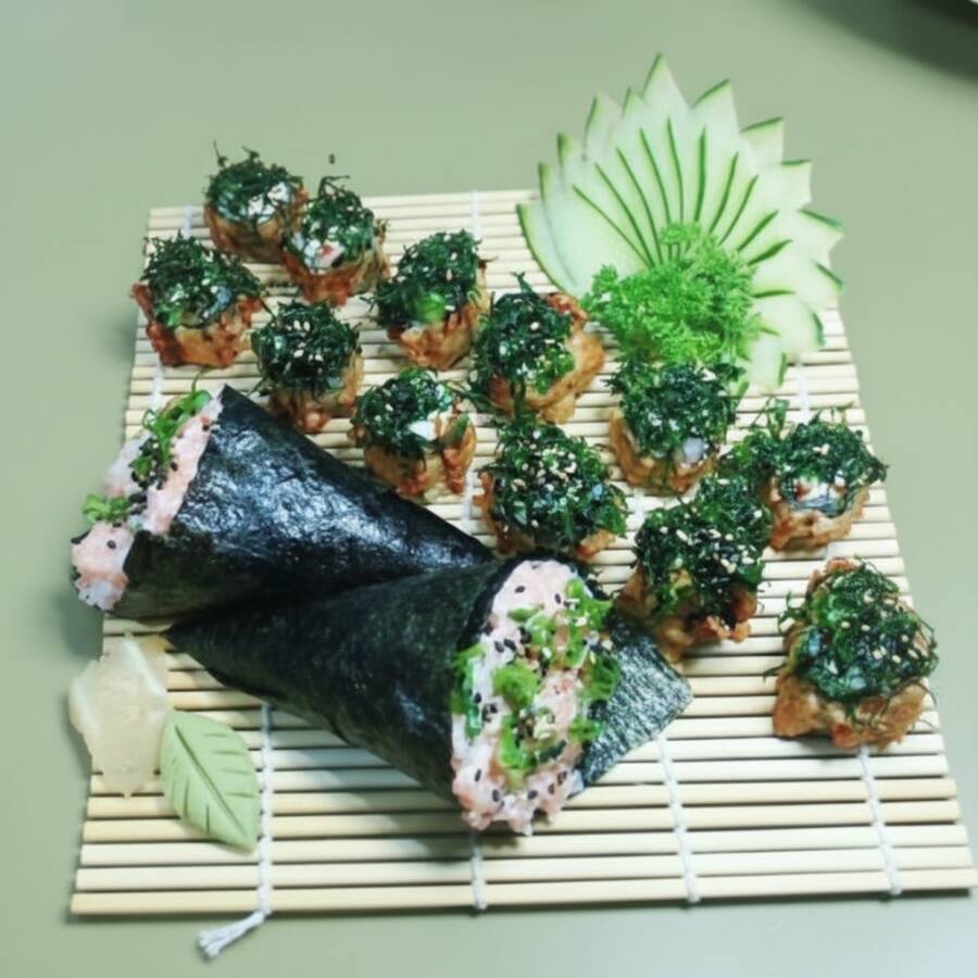 Temaki de salmão completo aprox. 100 g Não fazemos sem arroz.