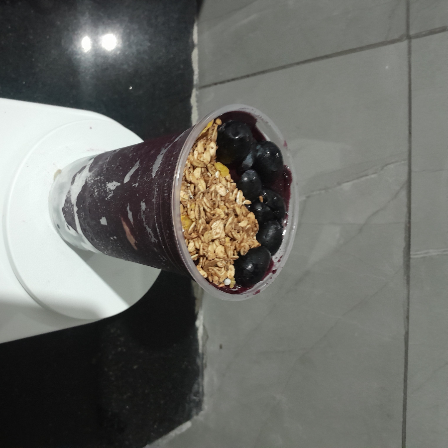 Açai cremosos + granola + banana + leite em po +uva + leite condessado, Açai montado em camadas para chegar na sua casa geladinho e cremoso, corra aproveite experimente!