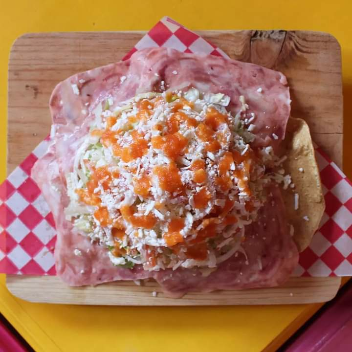Tostadas Gigantes