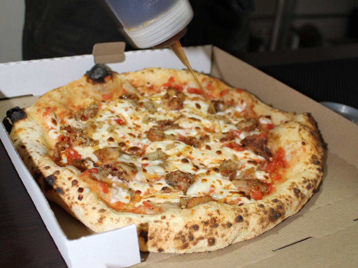 5:42 Café Y Pizza