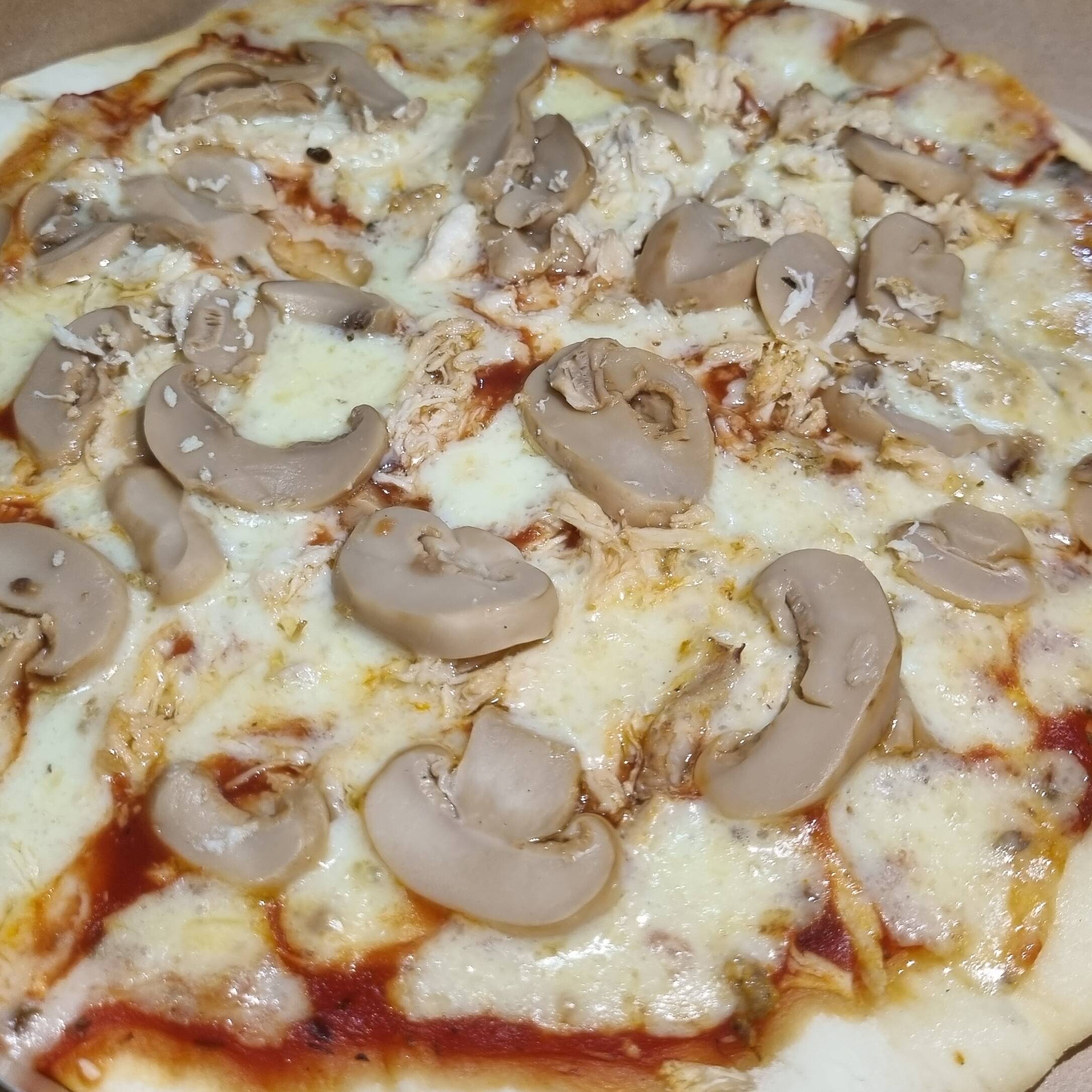 Pizza Personal #22 Pollo y Champiñones