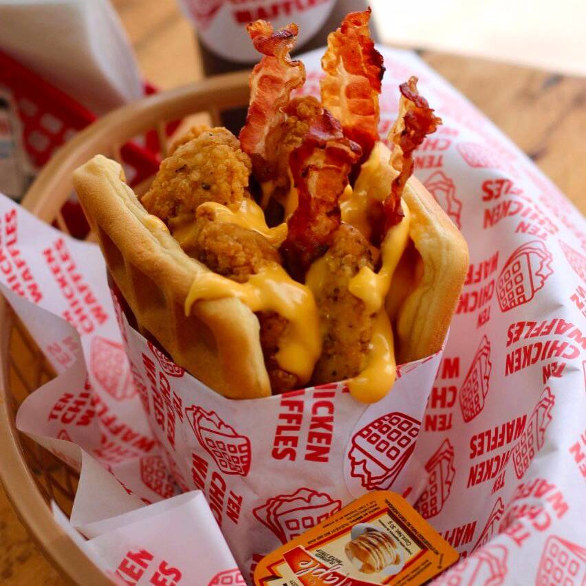 2 Chicken Waffles Dobless + Gratis 1 Chicken Waffl