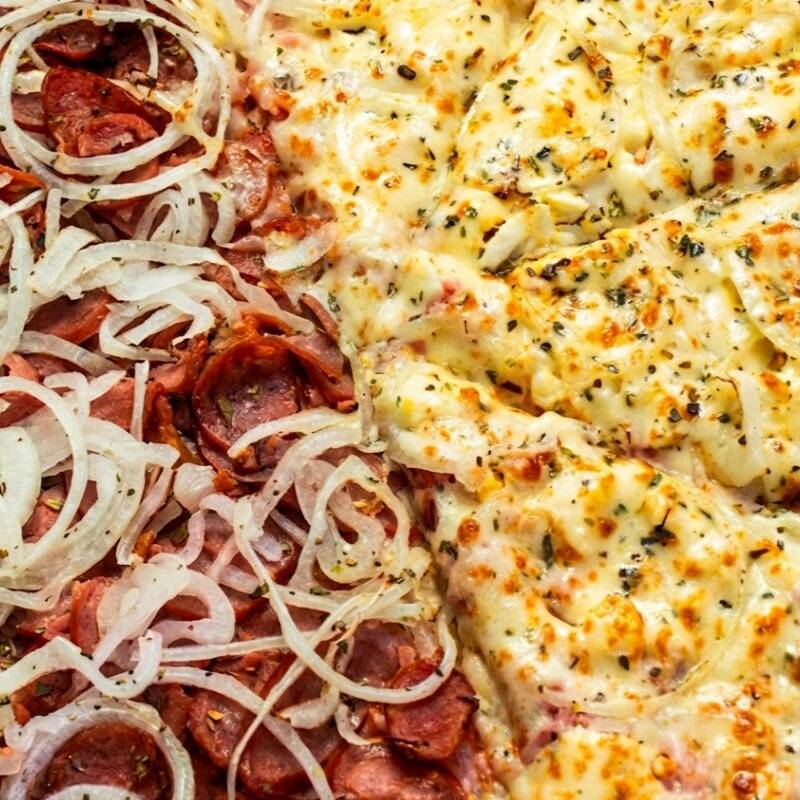 Pizza Grande metade Calabresa/Muçarela 50% OFF