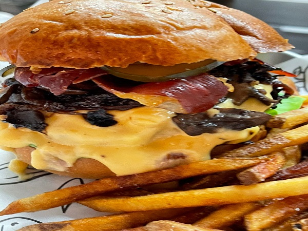 Stella's Craft Burgers & Chicken