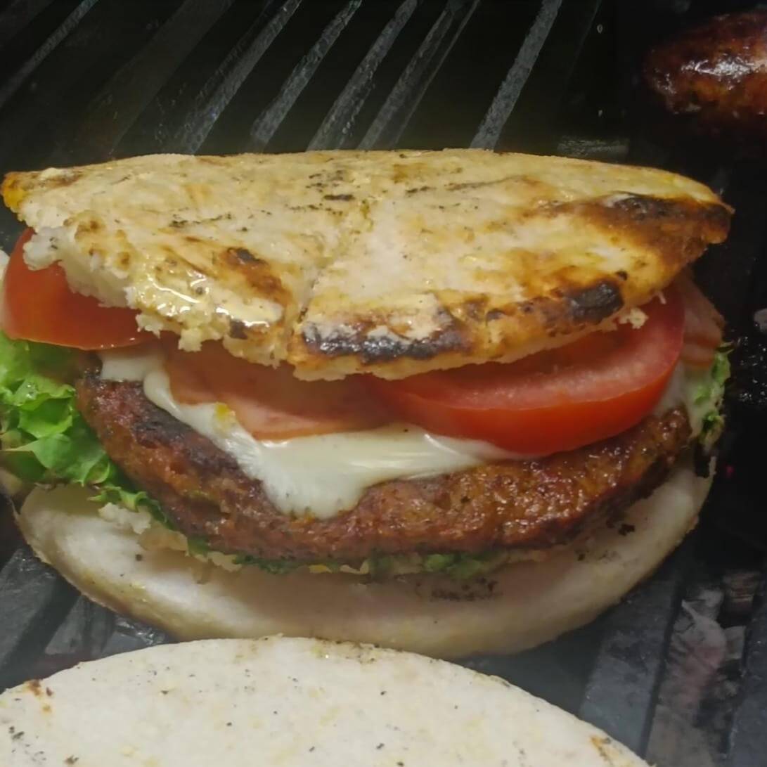 Arepa Burguer Carne de Cerdo.