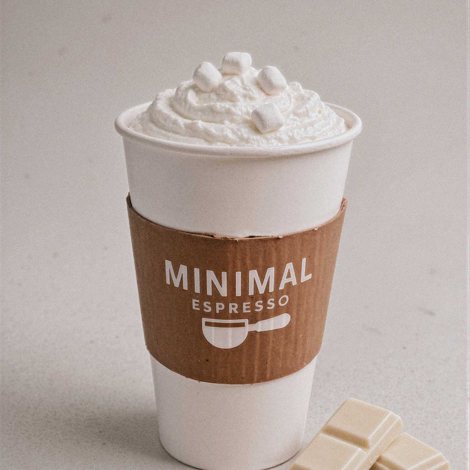 Chocolate Blanco Caliente 16 Oz