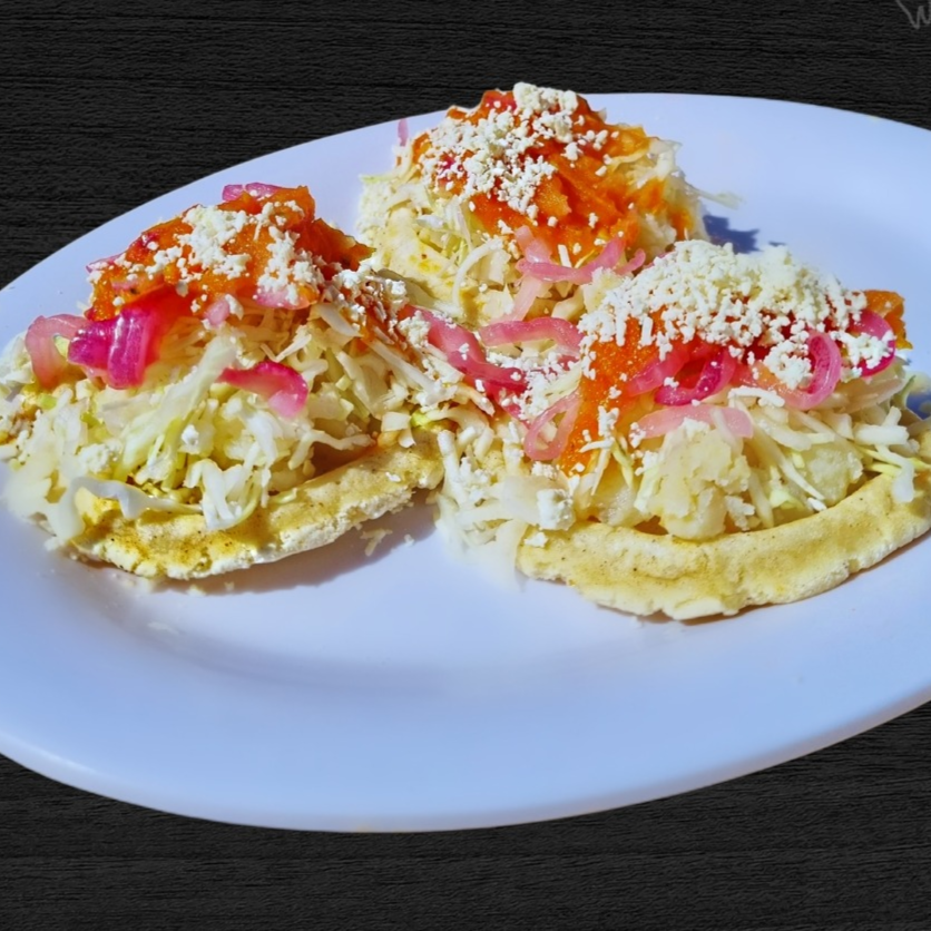 #5 3 Gorditas + 1 agua fresca (PROMO)