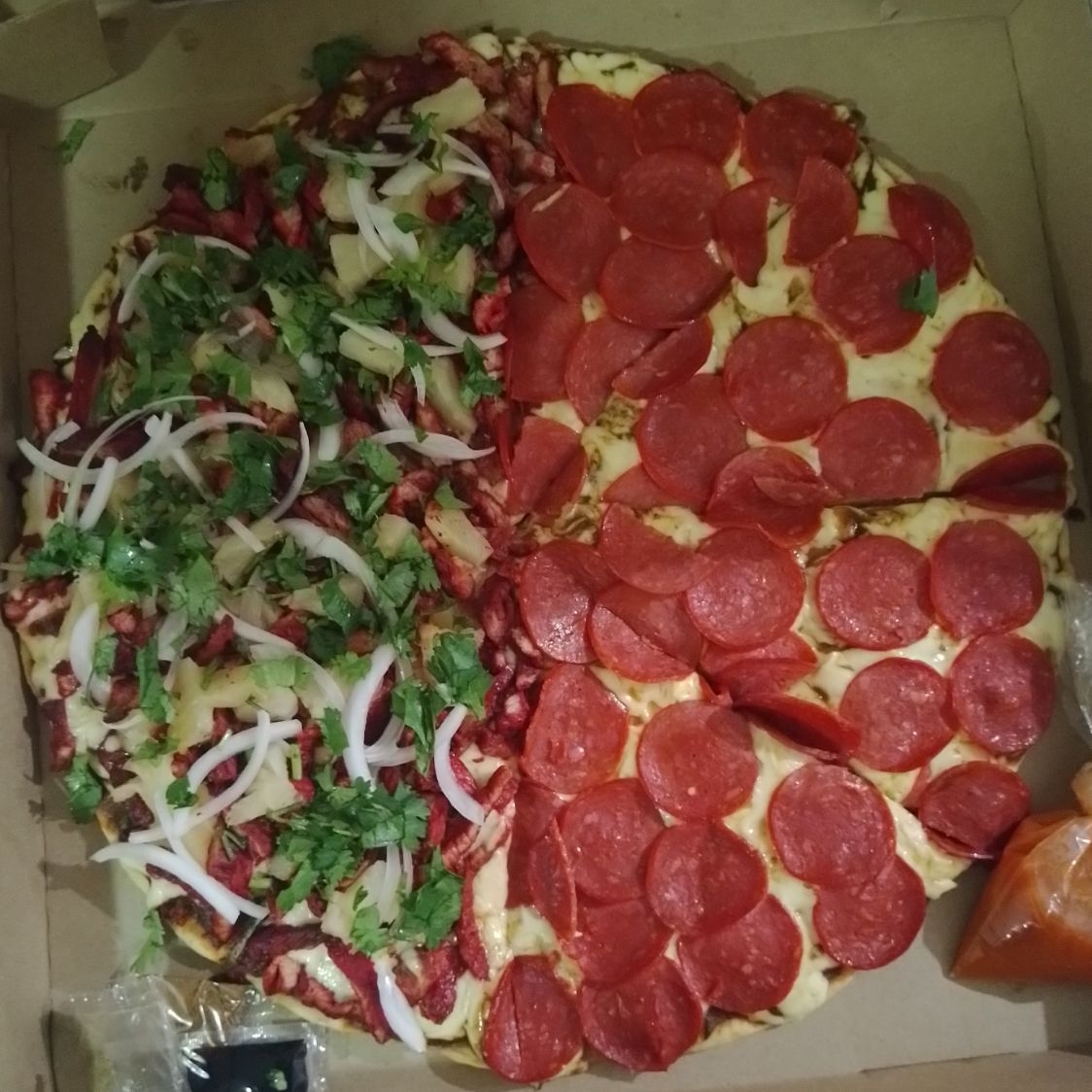 Pizza Combinada (Pastor / Peperoni)