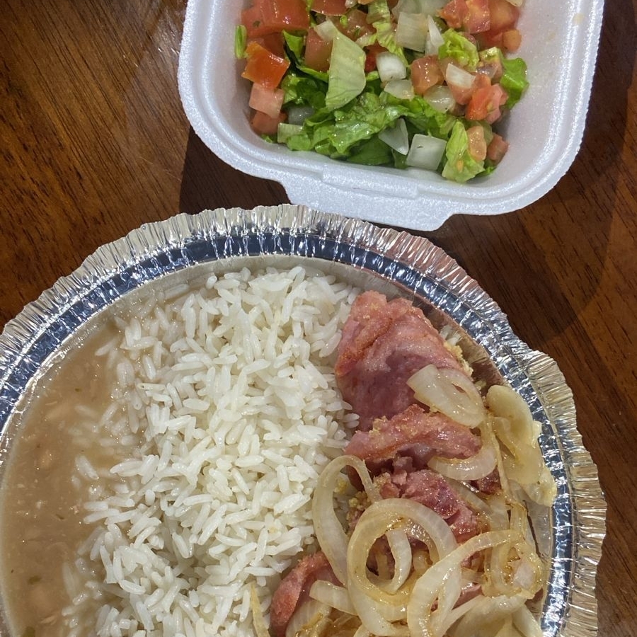 Arroz, feijao, salada e 1 mistura (escolha do cliente)