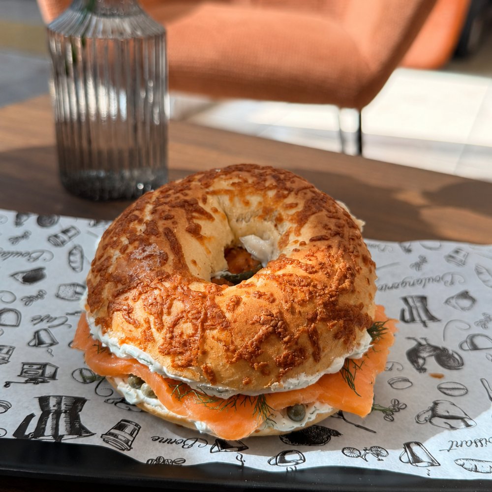 Bagel | Salmón ahumado con queso crema