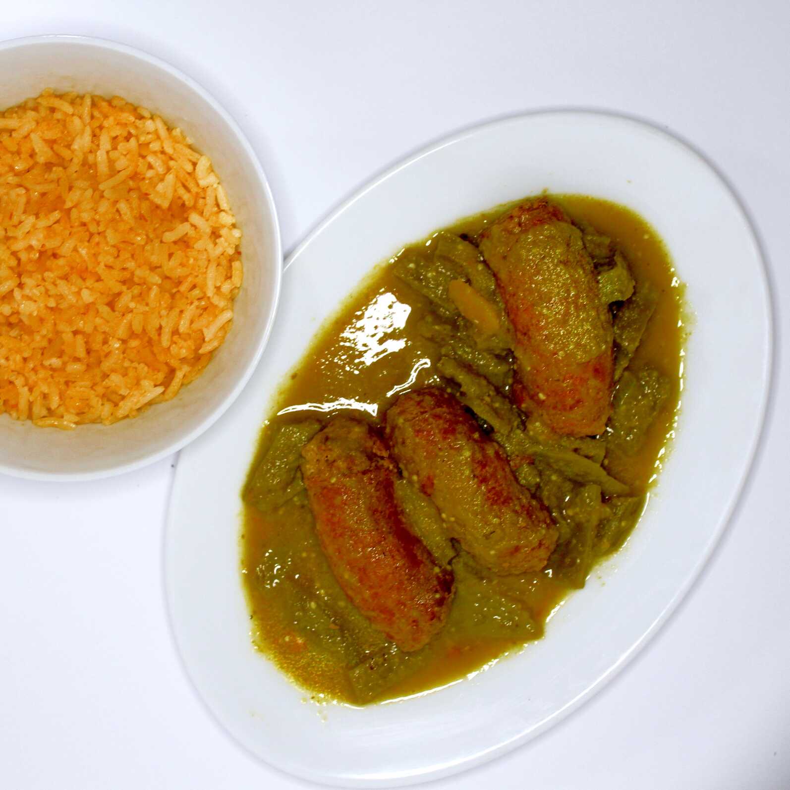 Longaniza con Nopales en Salsa Verde