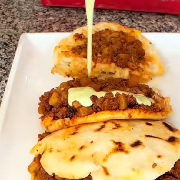 Arepa asada Chorizo