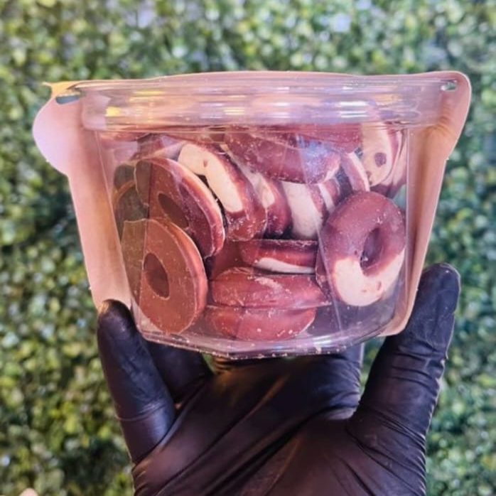 BISCOITO DOCE AMANTEIGADO COM COBERTURA DE CHOCOLATE