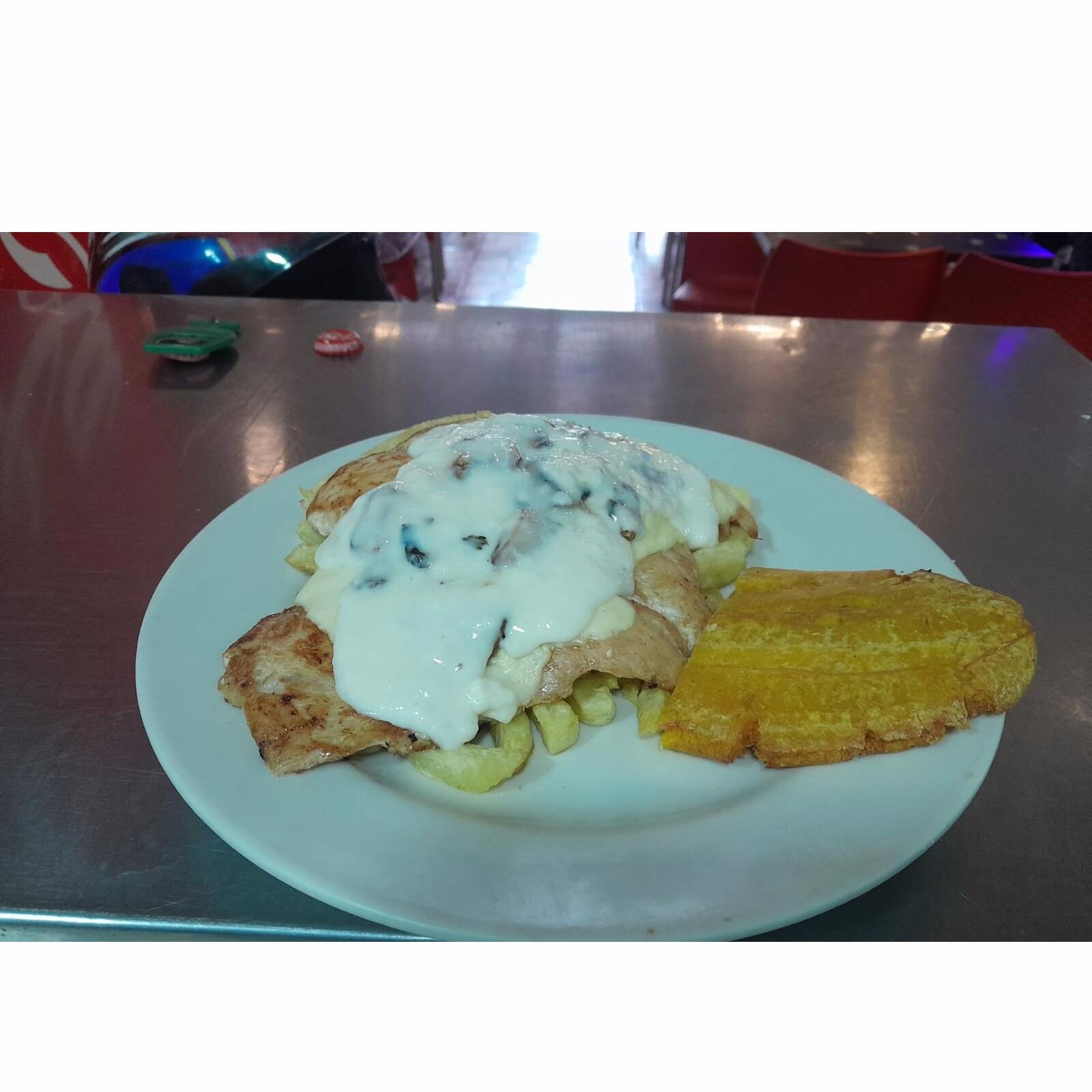 Pechuga En Salsa de Champiñón