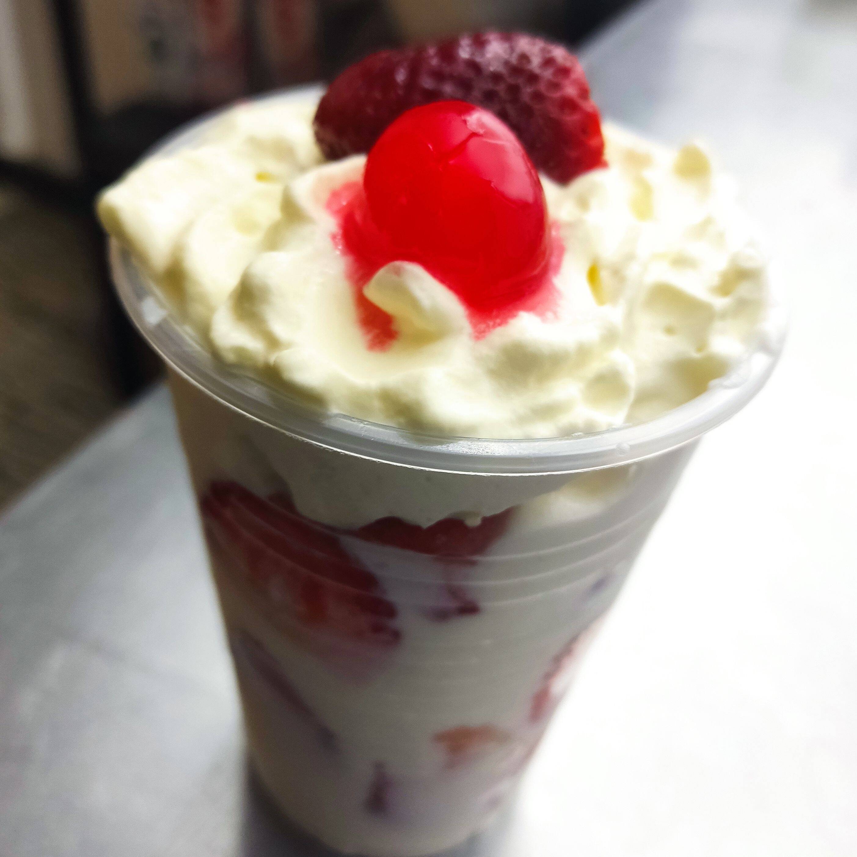 FRESAS CON CREMA 12 ONZAS