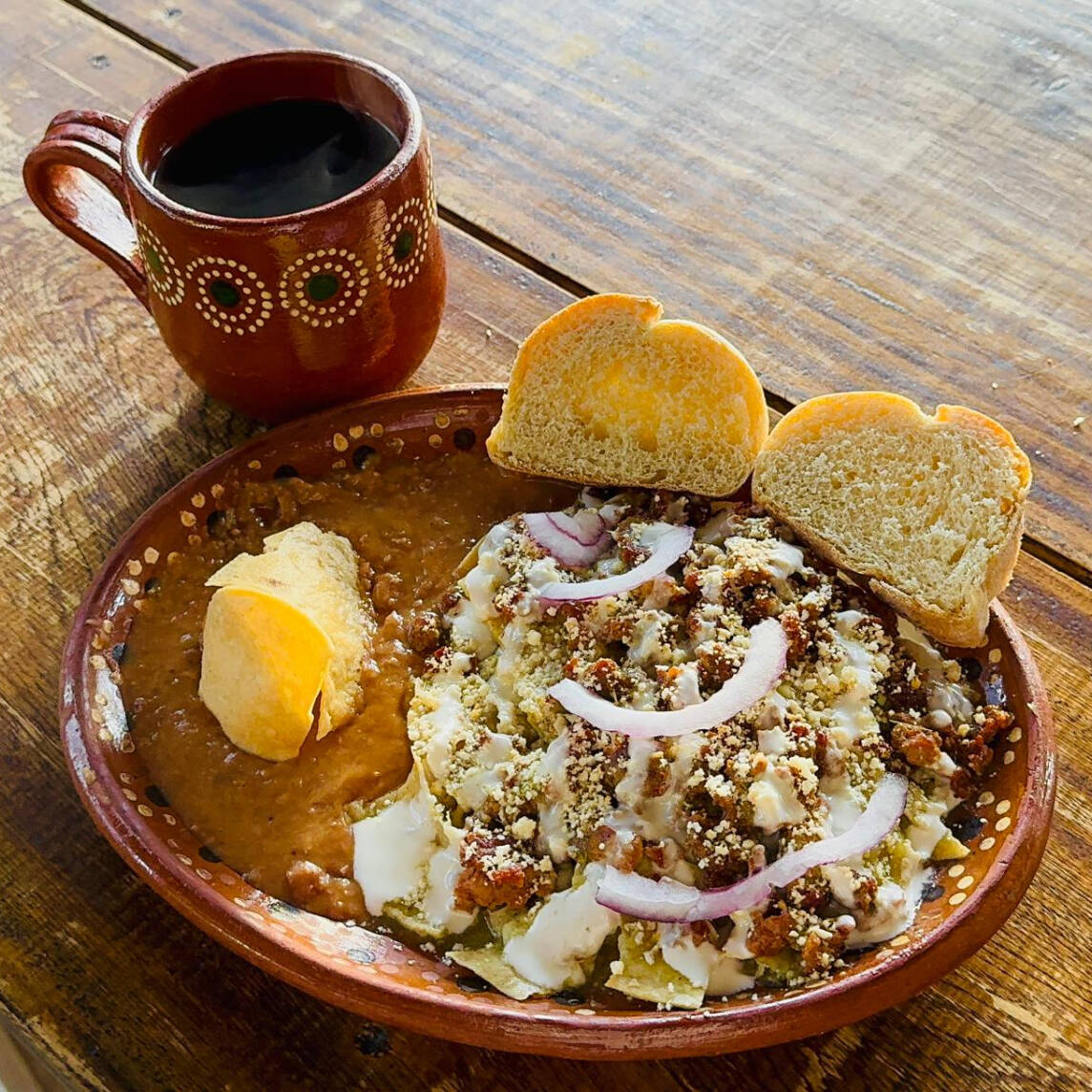 Chilaquiles Con Longaniza