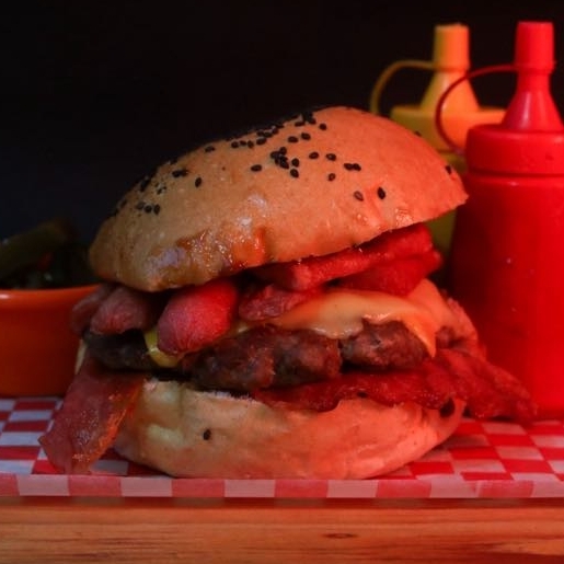 2 Hamburguesas Prision-Cerd y 1 Orden Papas