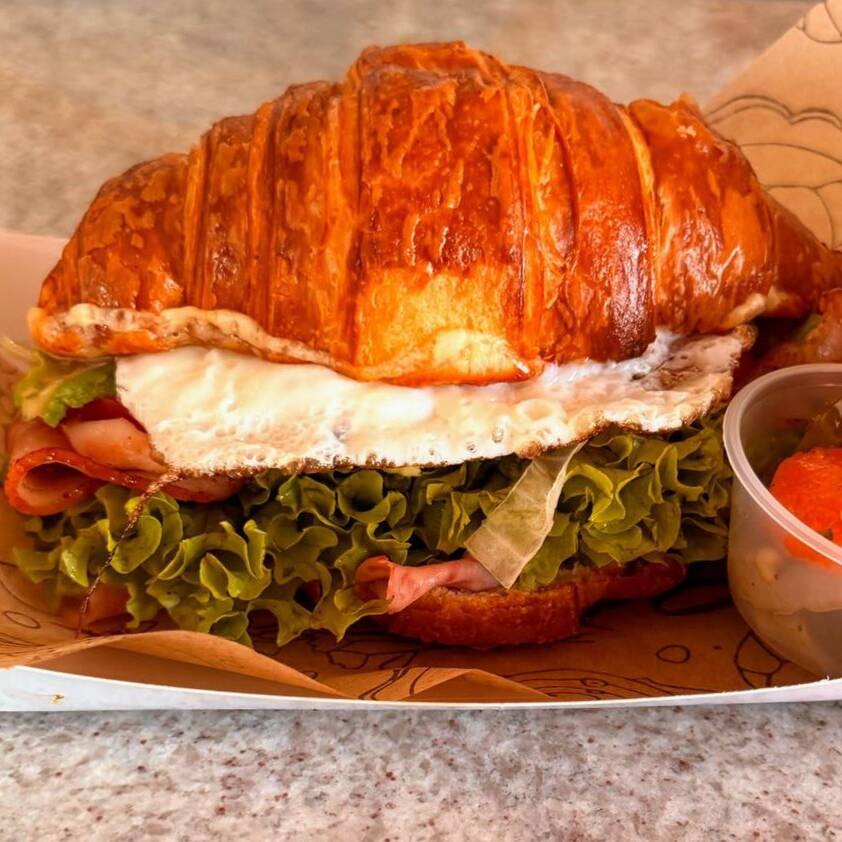 Croissant Salado Americano