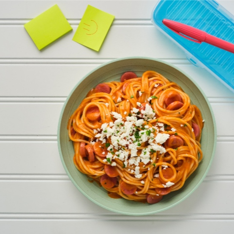 Spaghetti Rojo con Salchicha