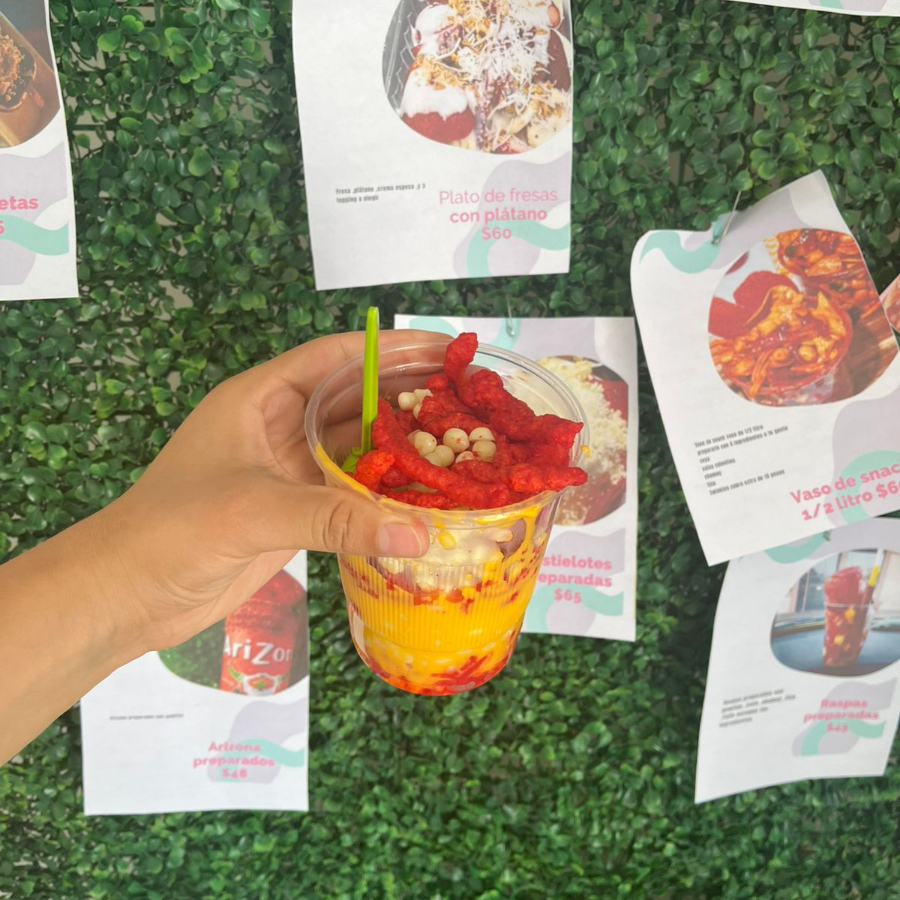 Vaso de Elotes Preparados con Flamin Hot