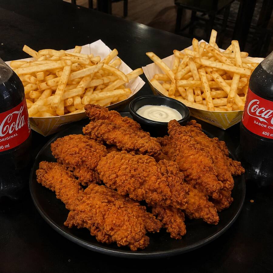 400gr Boneles+ 400gr Papas + 2 CocaCola 400ml🍟🍟