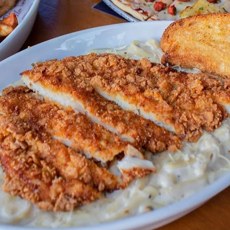 Pasta Alfredo de Pollo Crispi