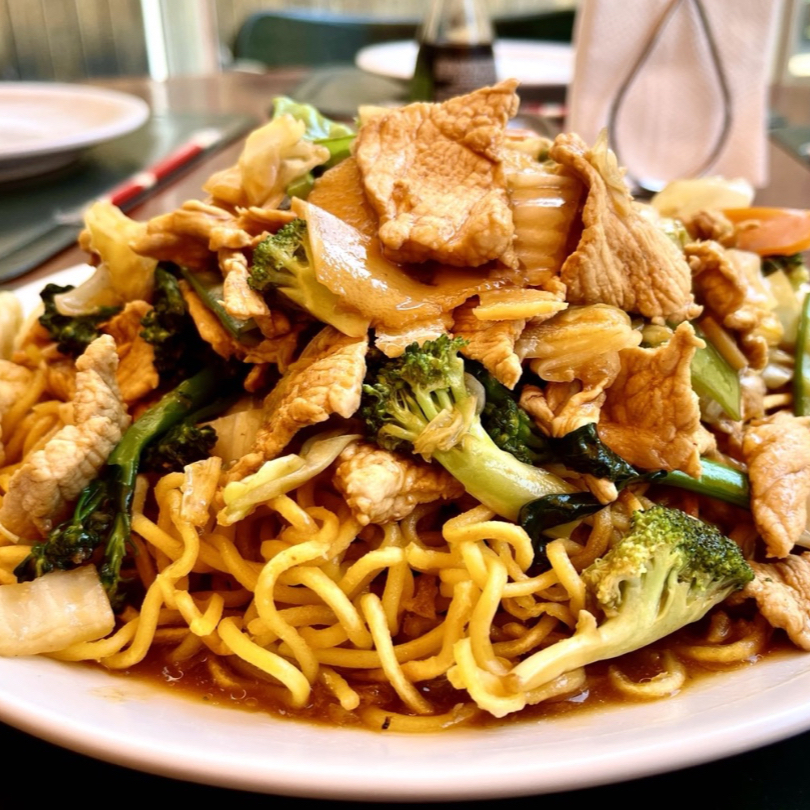 D21m-Macarrão Chop-suey com Carne Bovina, Frango e Legumes ( 1000g )--Medio,(imagem meramente ilustrativa)