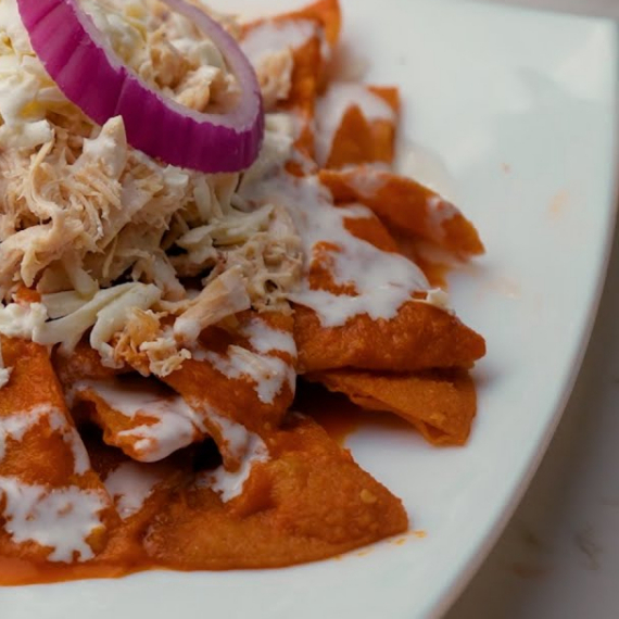 Chilaquiles con Pollo y Refresco COCA-COLA 500