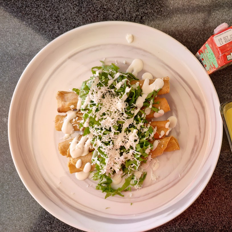 Completa con Tacos Dorados