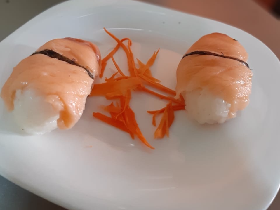 Niguiri Sake (Salmón Fresco) 2 Piezas