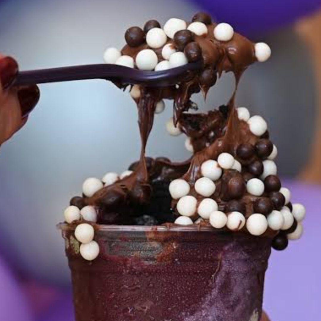 Açaí copo com chocoboll 300ml