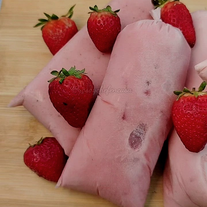 Boli de yogur de fresa
