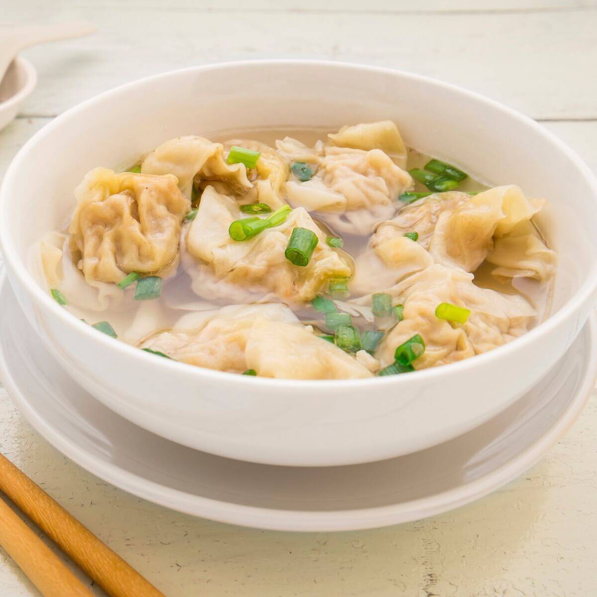 SOPA WONTONG (6 PIEZAS) 1/2 LT
