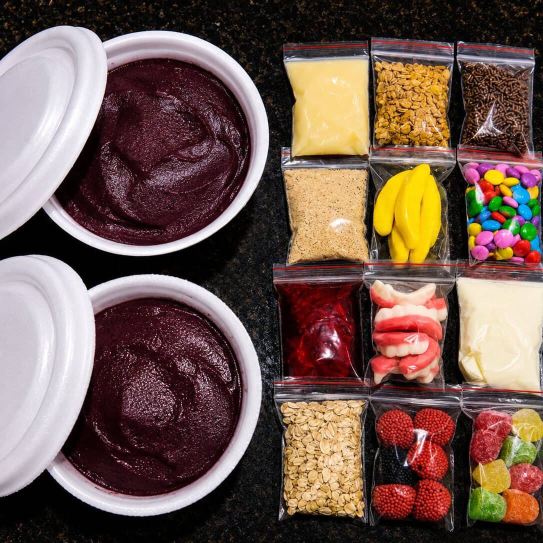 Uma dupla perfeita para matar a vontade de açaí! 💜 São 1 açaí de 500 ml + 1 açaí de 300 ml, acompanhados de 5 adicionais grátis à sua escolha. Monte do seu jeito e aproveite cada colherada! 😋🍓🍫
Todos Os Acompanhamentos São Entregues Separadamente!